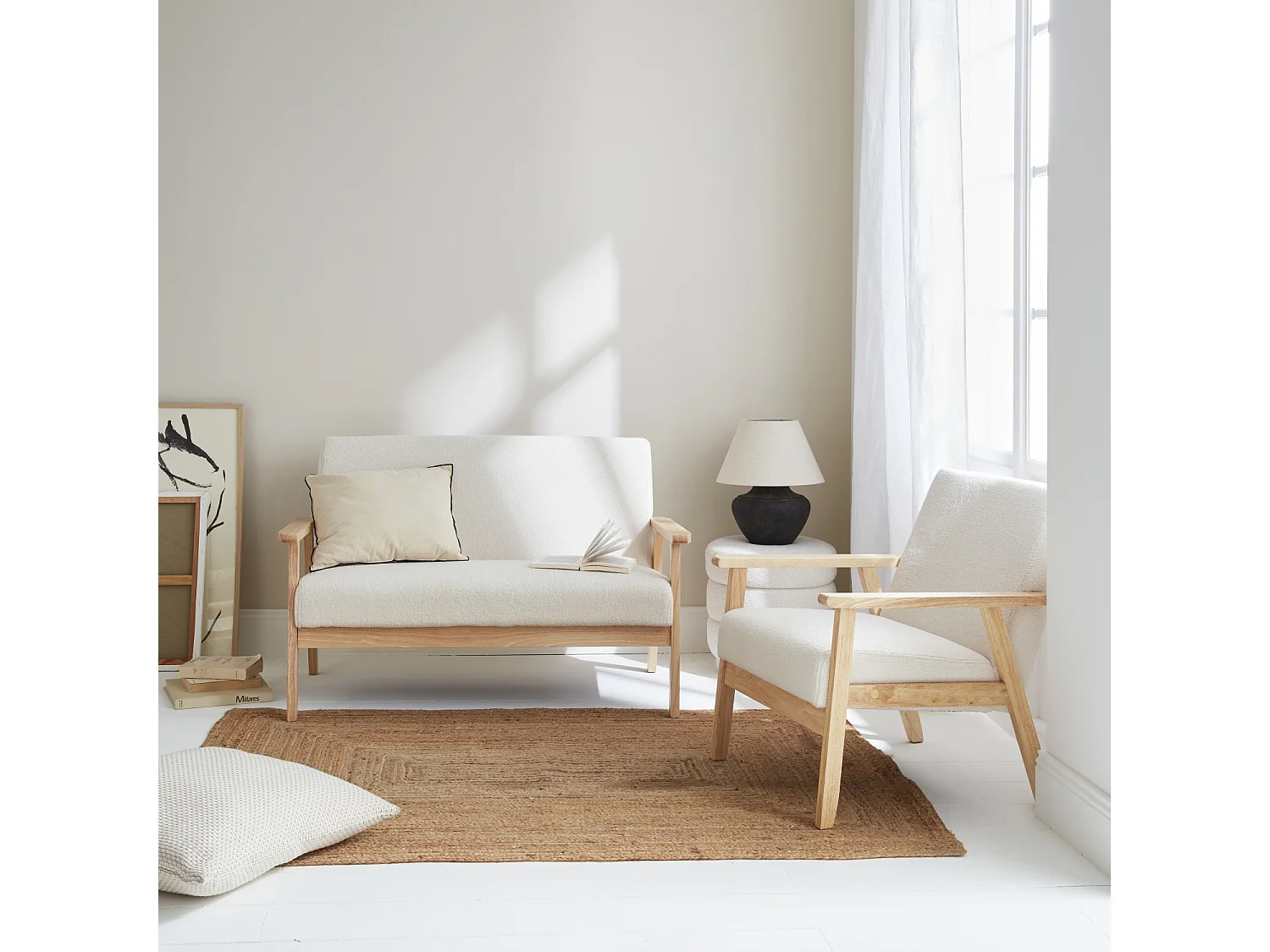 Panca e poltrona a 3 posti in legno e tessuto, bouclé bianco