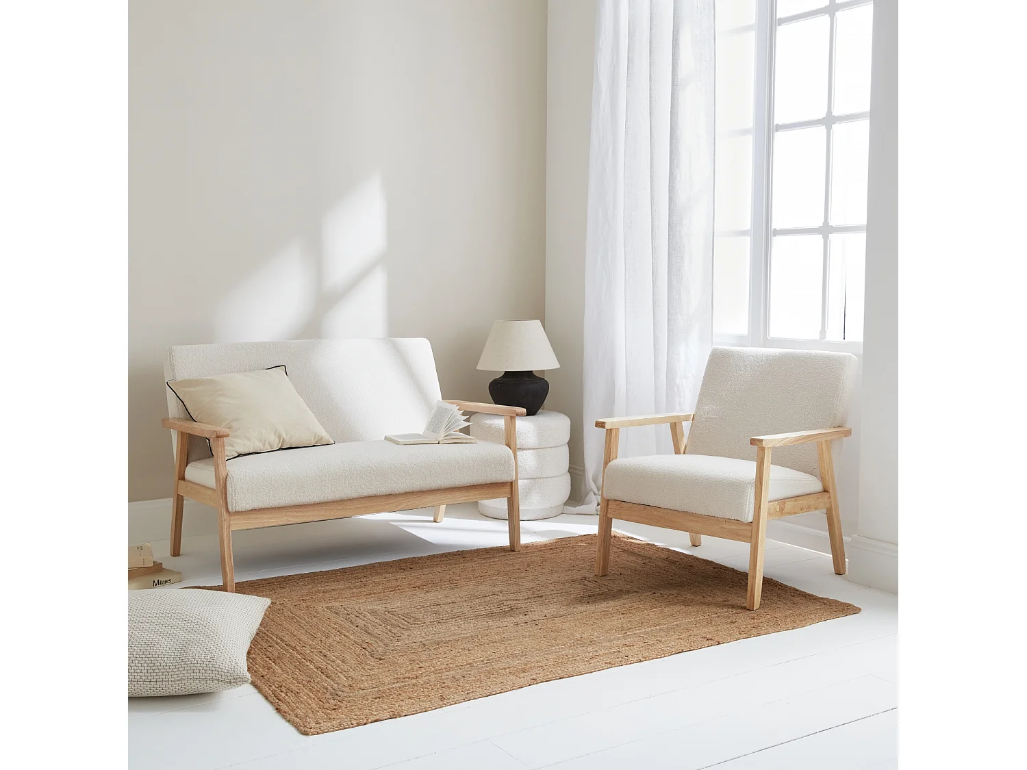 Panca e poltrona a 3 posti in legno e tessuto, bouclé bianco