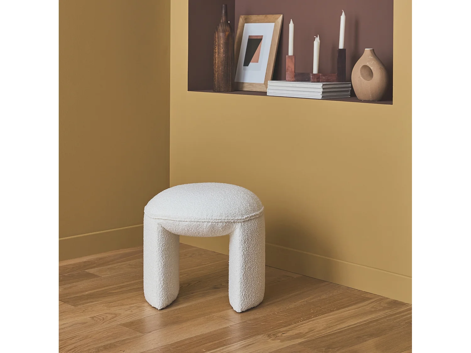 Taburete puff de rizo texturizado blanco