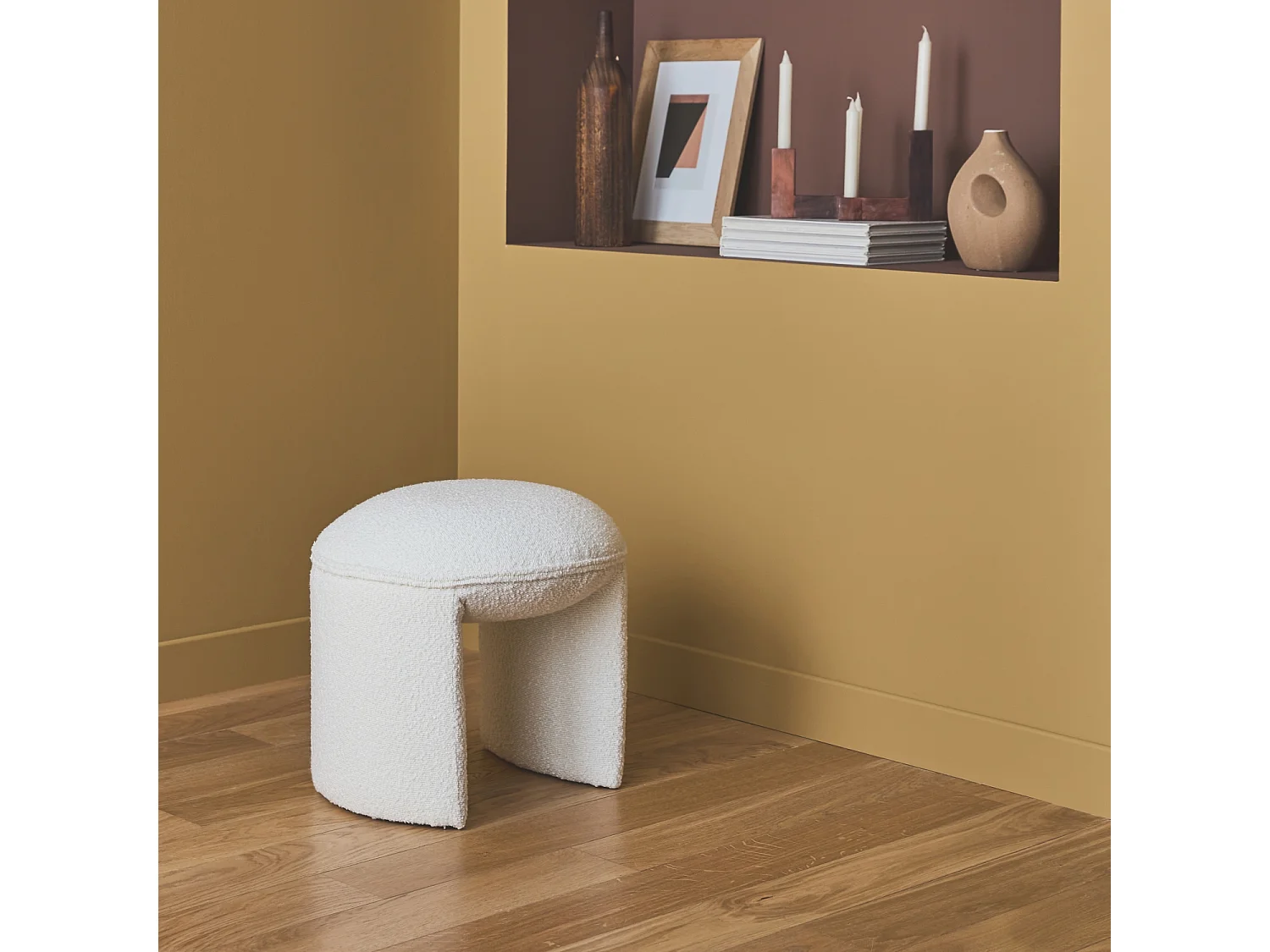 Taburete puff de rizo texturizado blanco