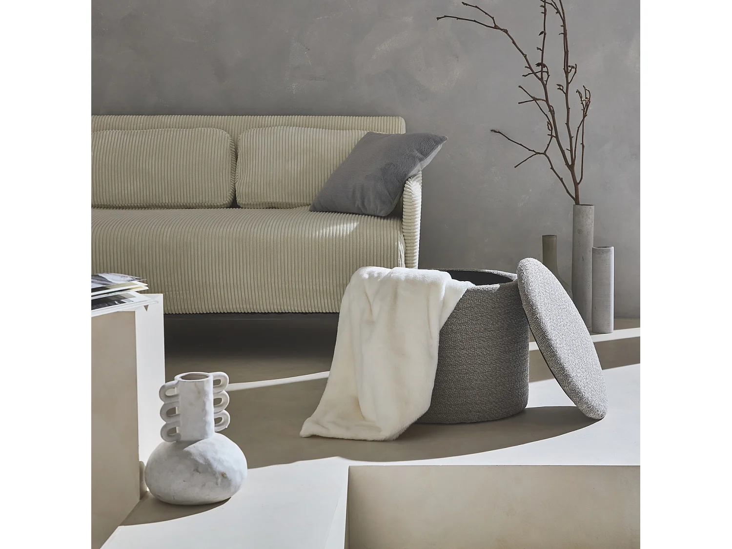 Pouf in tessuto con contenitore, beige