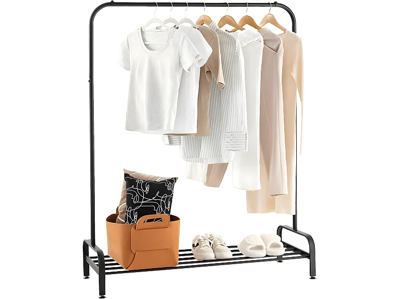 Kleiderständer mit verstellbaren Füßen