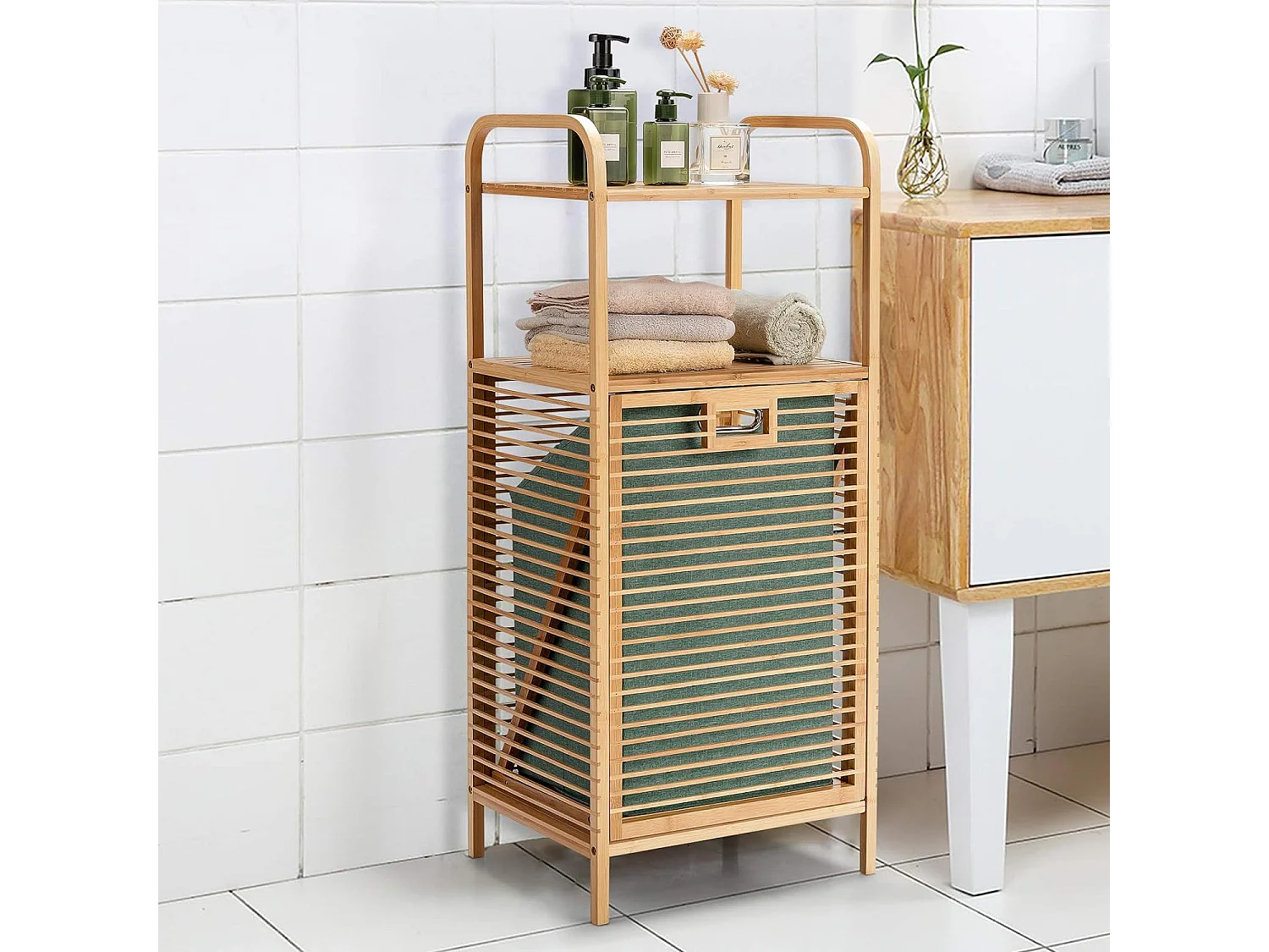 Badregal mit Wäschekorb Korbregal