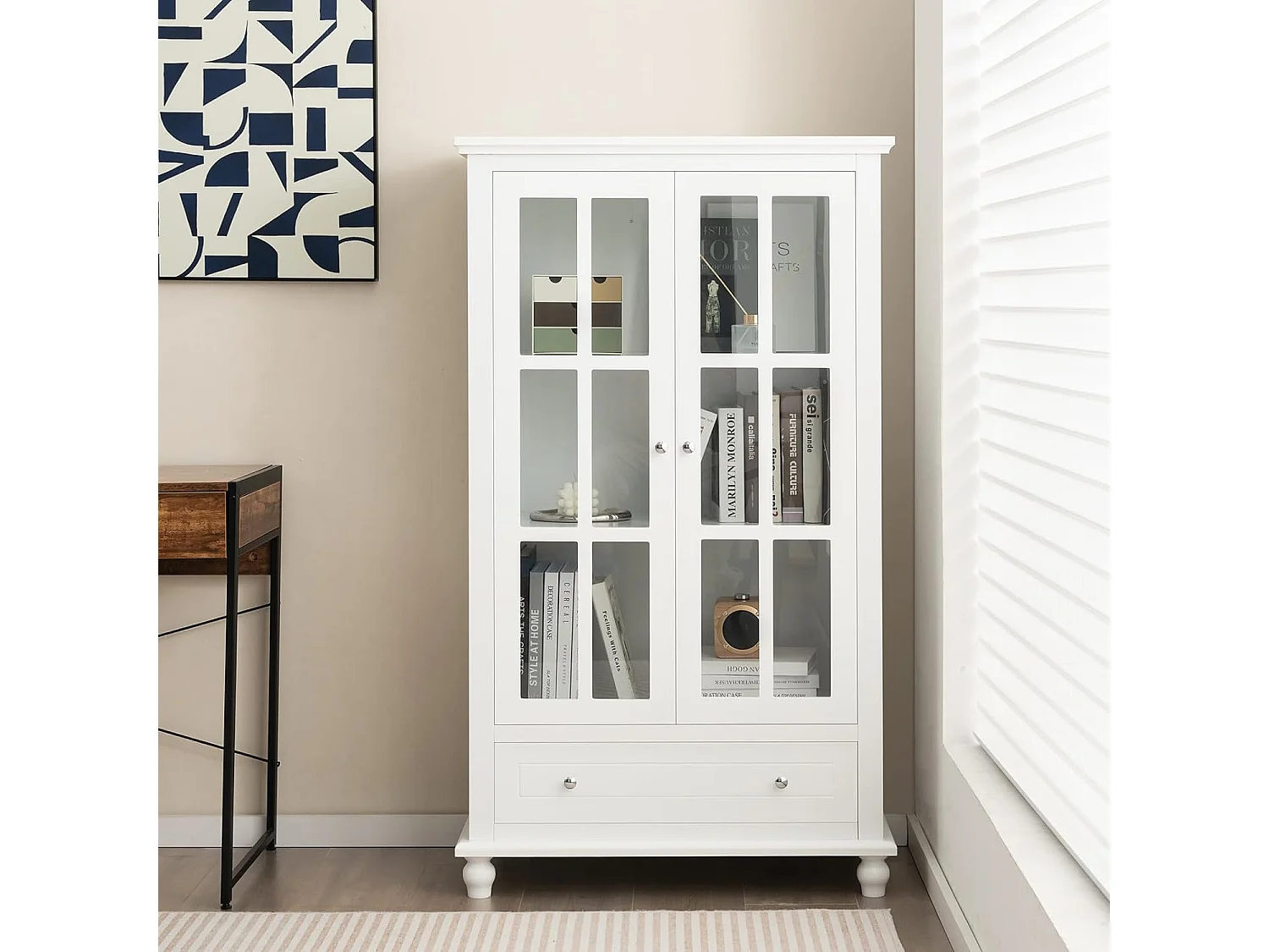 Bücherschrank mit Türen