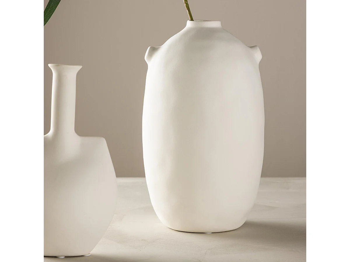 Vaso Madi bianco sporco.