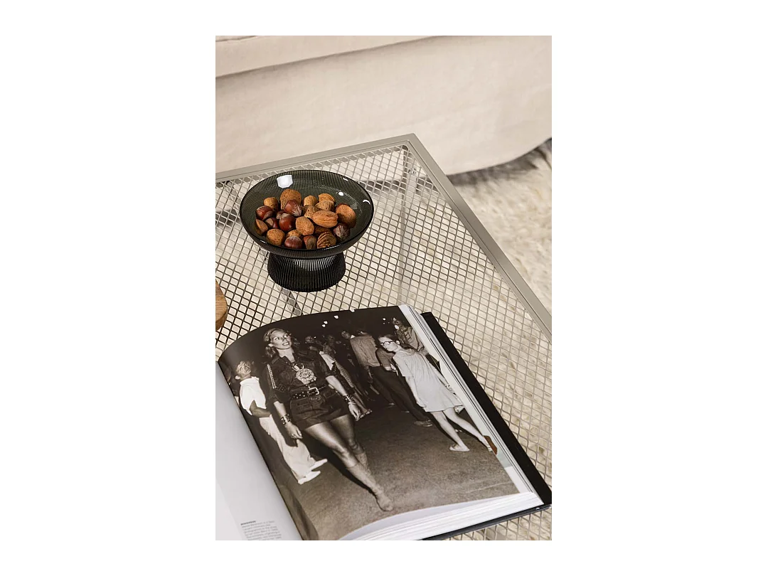 Netz Couchtisch beige.