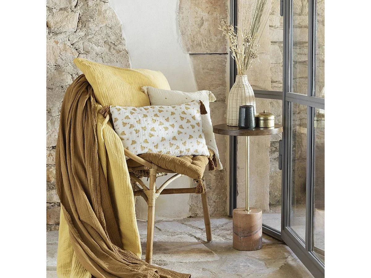 Coussin décoratif Blanc Ivoire brodé doré avec pompons 40 x 40 cm