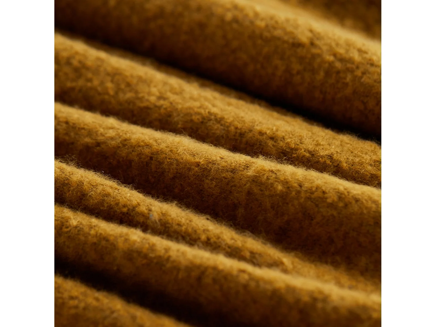 Plaid Ocre tissage fini texturé aspect mohair 180 x 130 cm