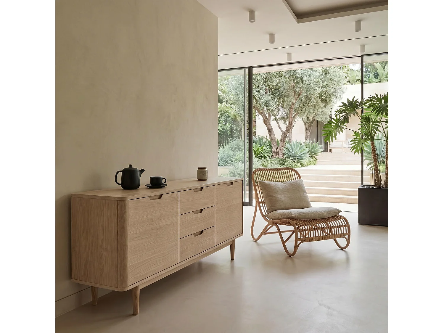 Buffet Nyborg avec 2 portes et 3 tiroirs - Chêne massif et MDF - huile blanche