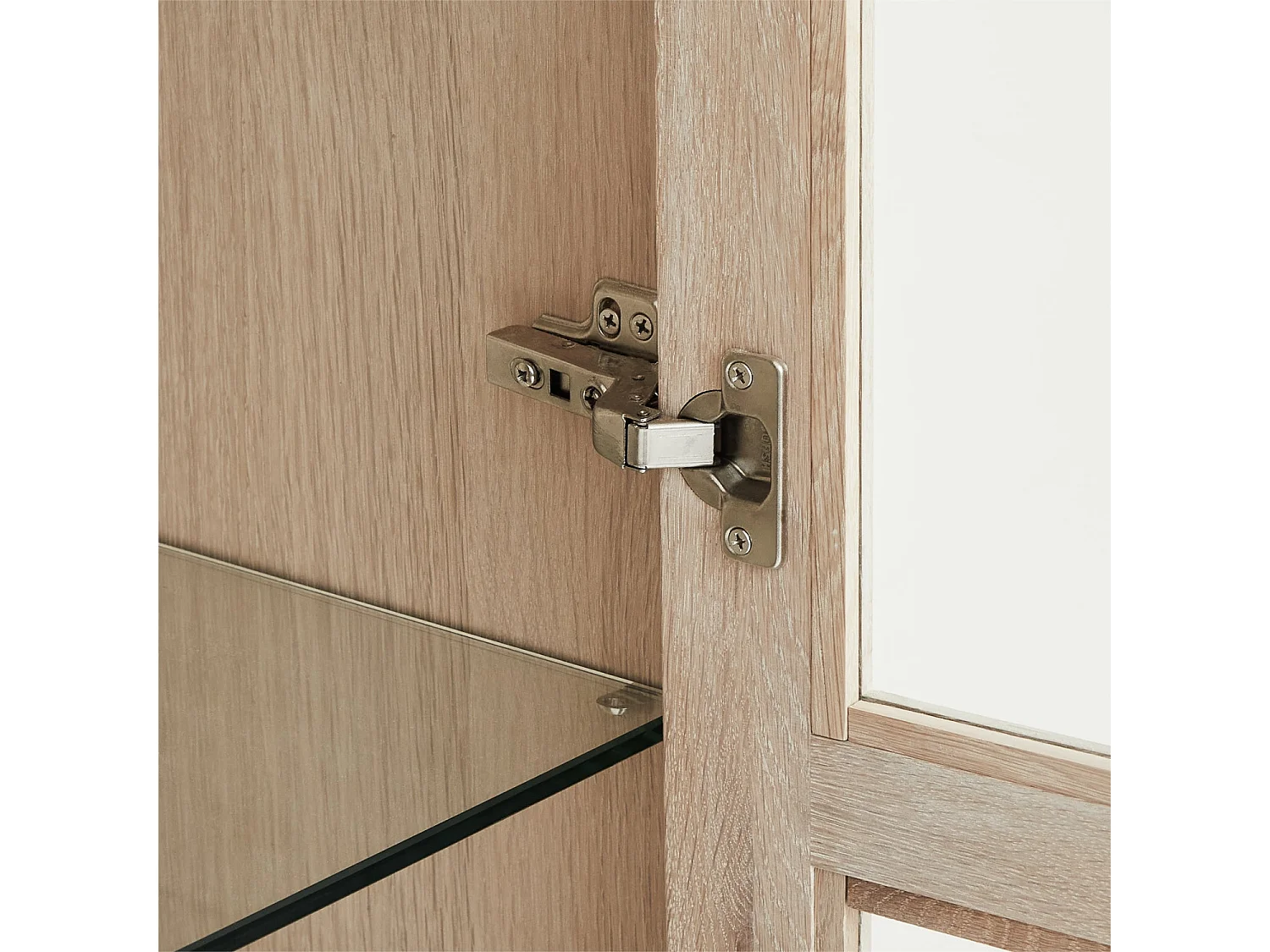 Vitrine avec LEDs Nyborg avec 2 portes et 2 tiroirs - Chêne massif et MDF - huile blanche