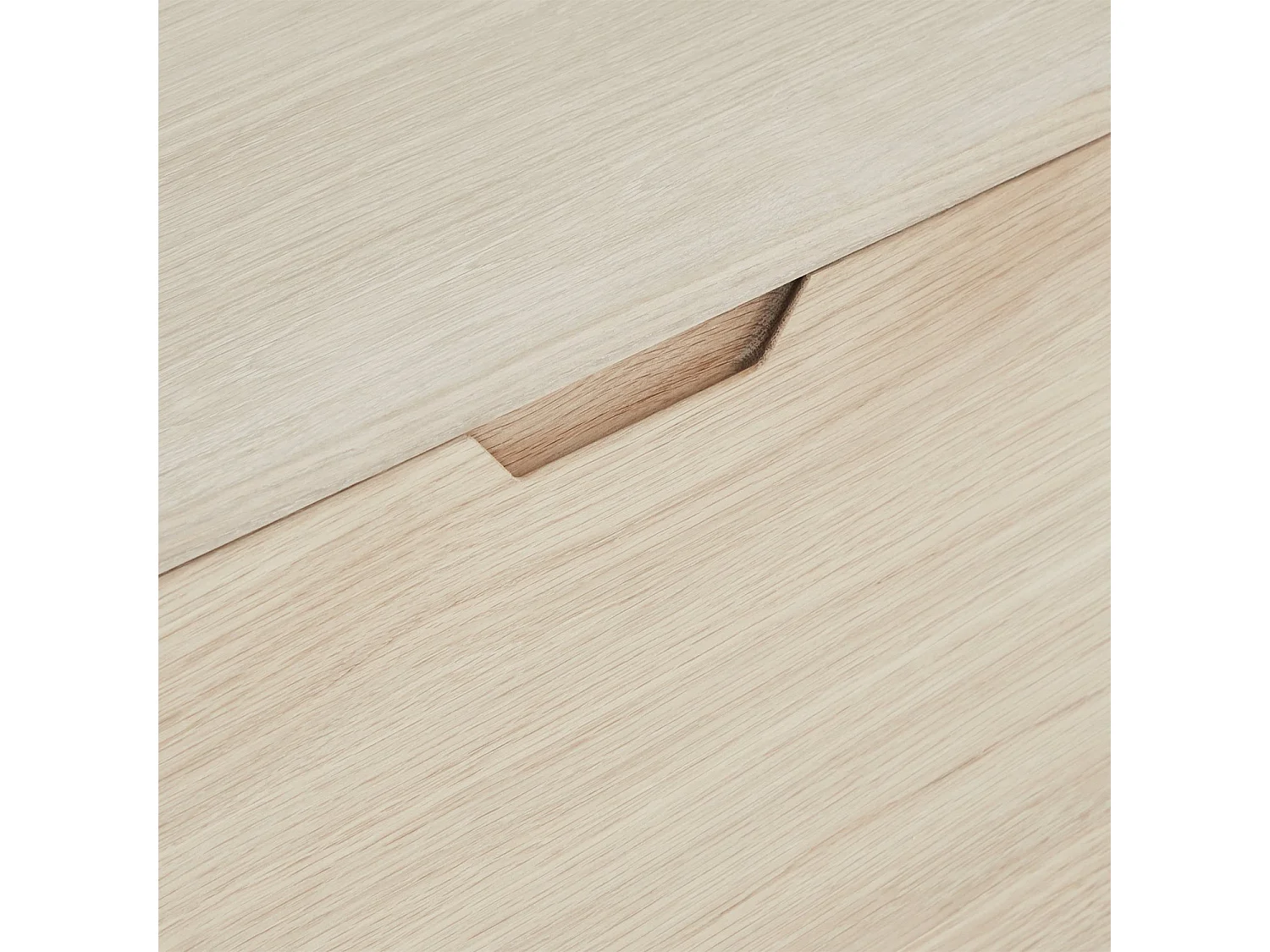 Meuble TV Nyborg avec 3 portes et 2 niches - Chêne massif et MDF - huile blanche