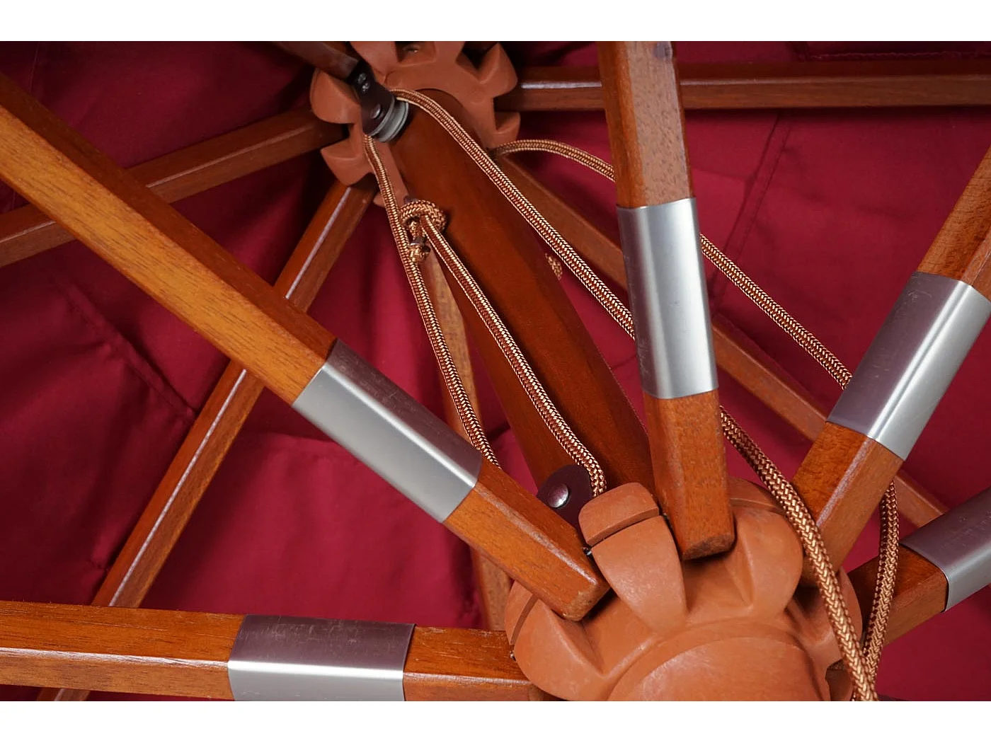 Ombrellone parasole quadrato MCW-C57 legno alluminio tessuto 300g/m² 4x4m bordeaux