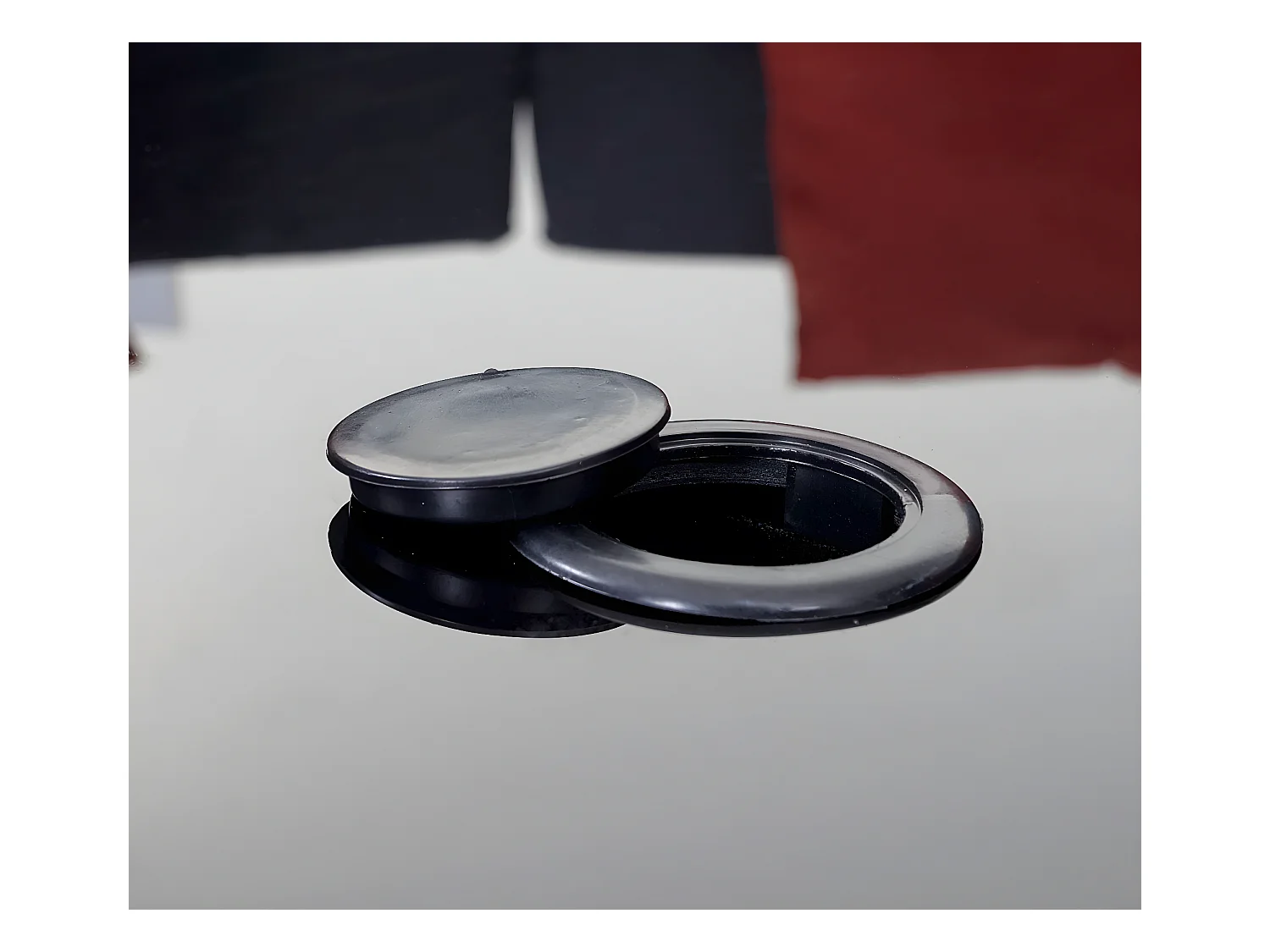 Zestaw polirattanowy MCW-E17 okrągły,  czarny, tapicerka ciemnoszara, poduszki terakota