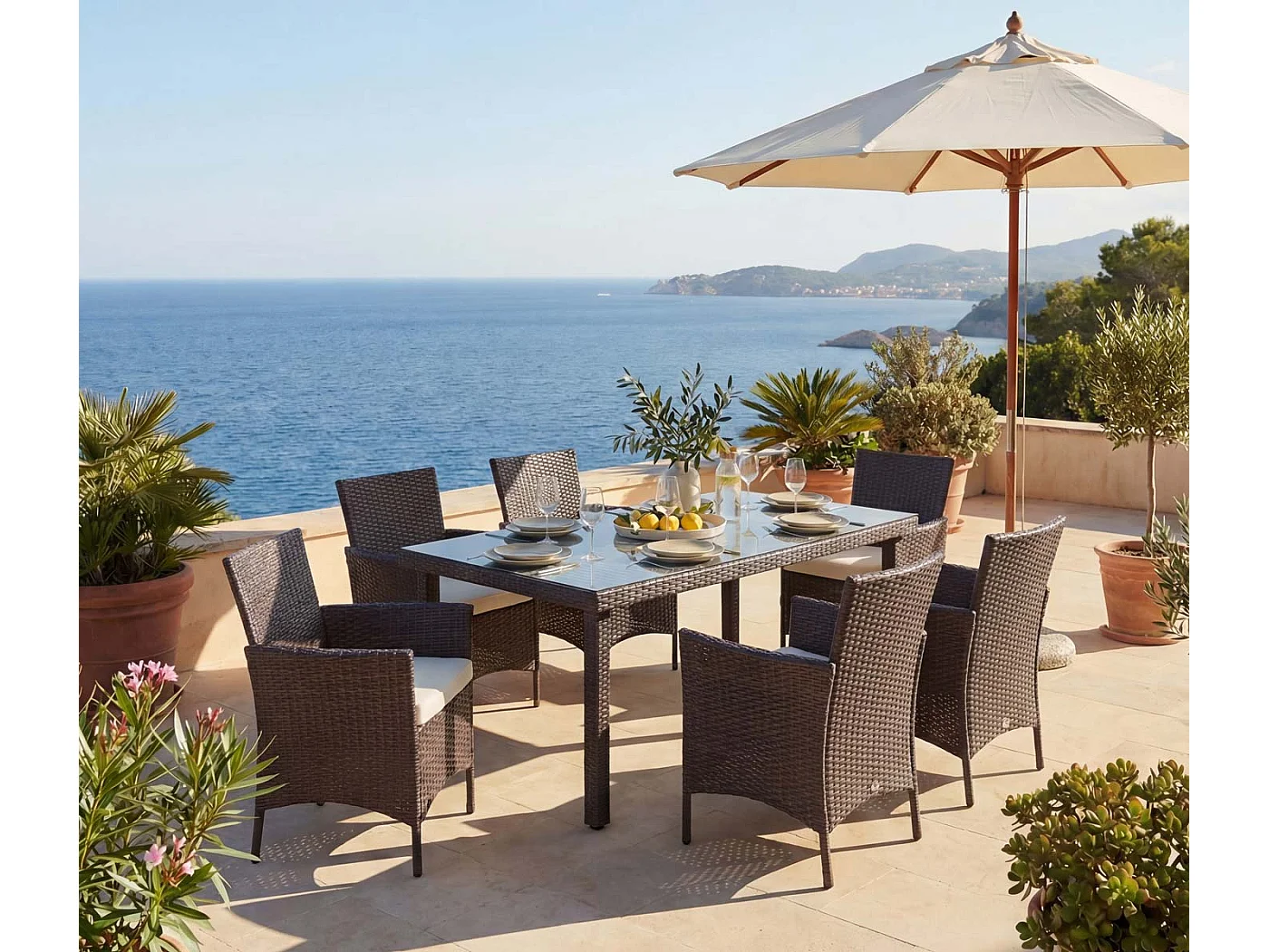 Zestaw z polirattanowym wykończeniem  Hamar (7 elementów),  brązowy, poduszki w kolorze kremowym