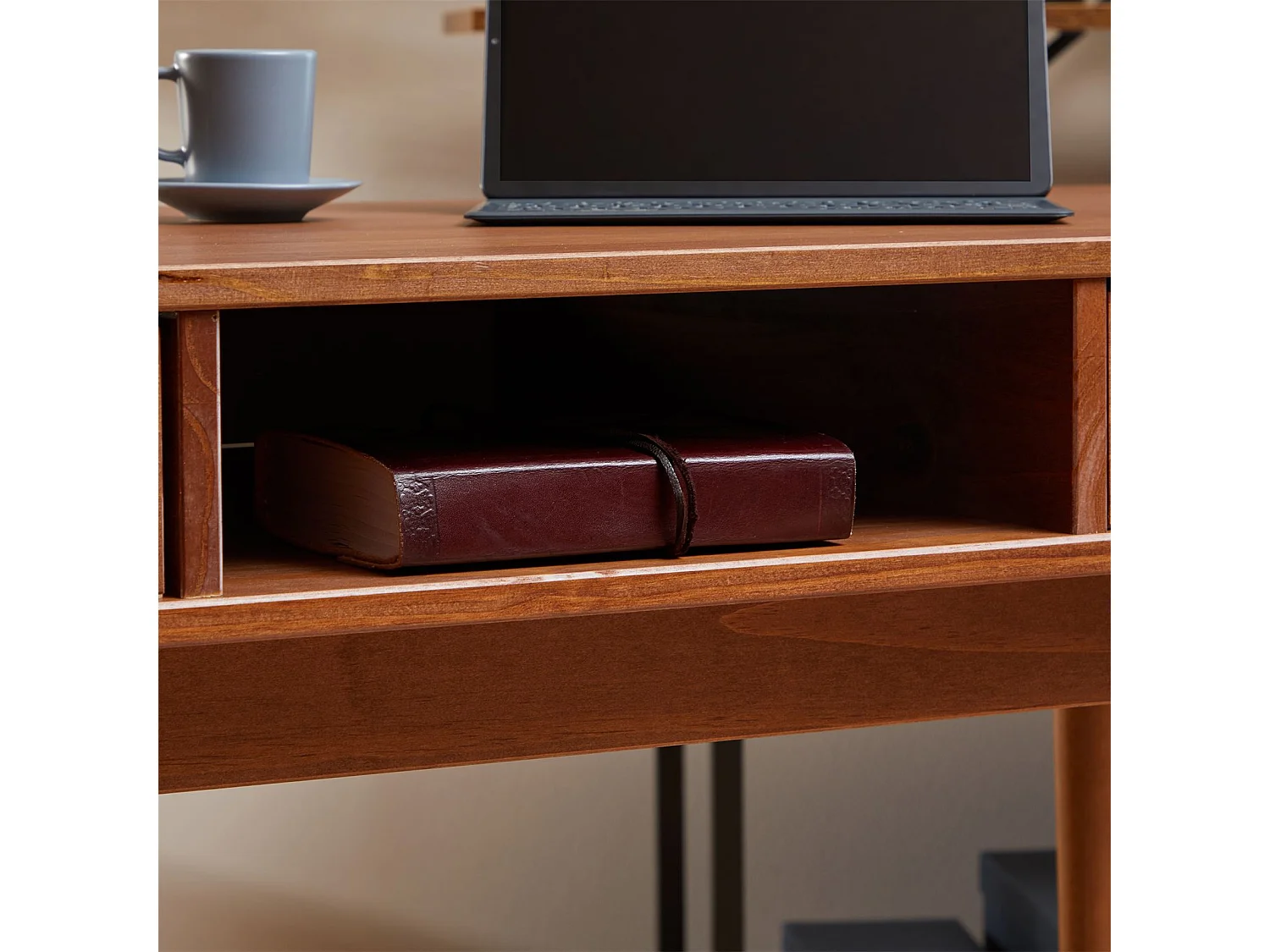 Bureau STEFANO en pin massif avec 2 tiroirs et 1 niche intégrée lasuré brun foncé