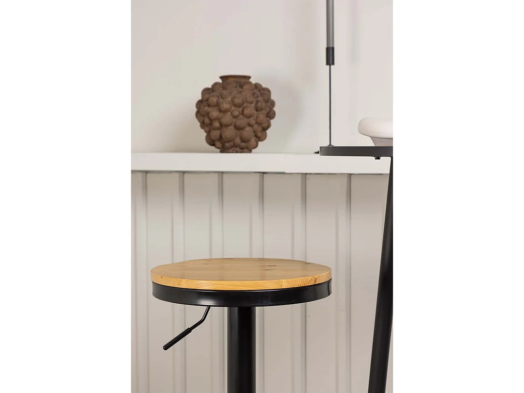 Plaza ensemble de meubles de bar table de bar noir et 2 Conway tabourets de bar naturel.