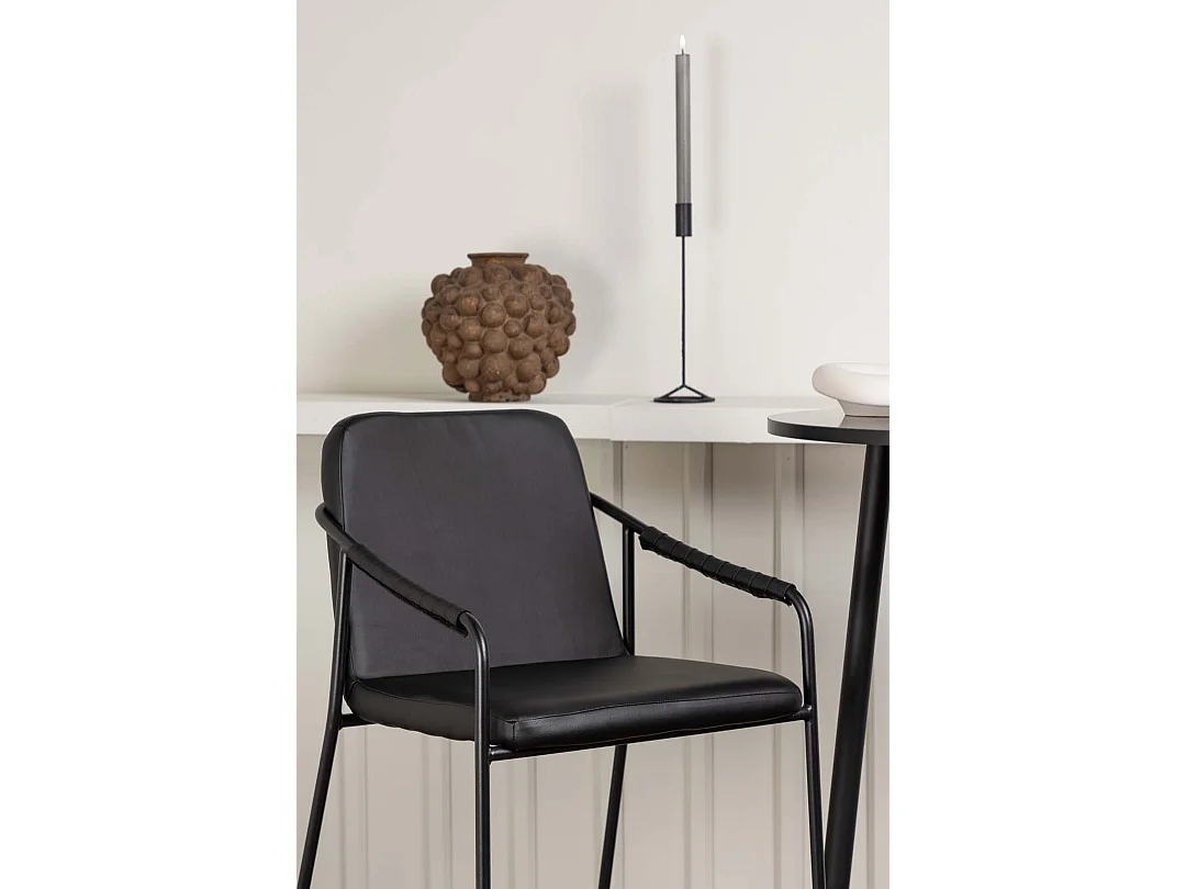 Plaza barmeubelset bartafel zwart en 2 Tvist barstoelen zwart.