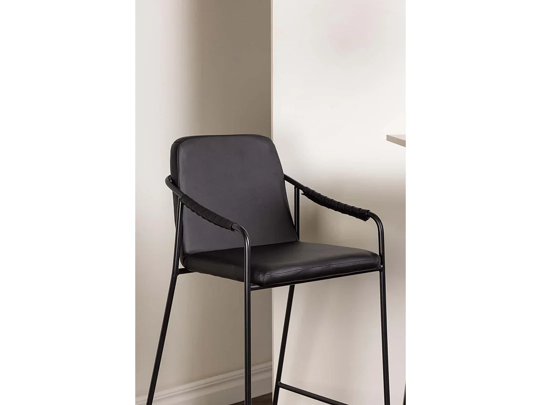 Tempe ensemble de meubles de bar table de bar noyer décor et 2 Tvist tabourets de bar noir.