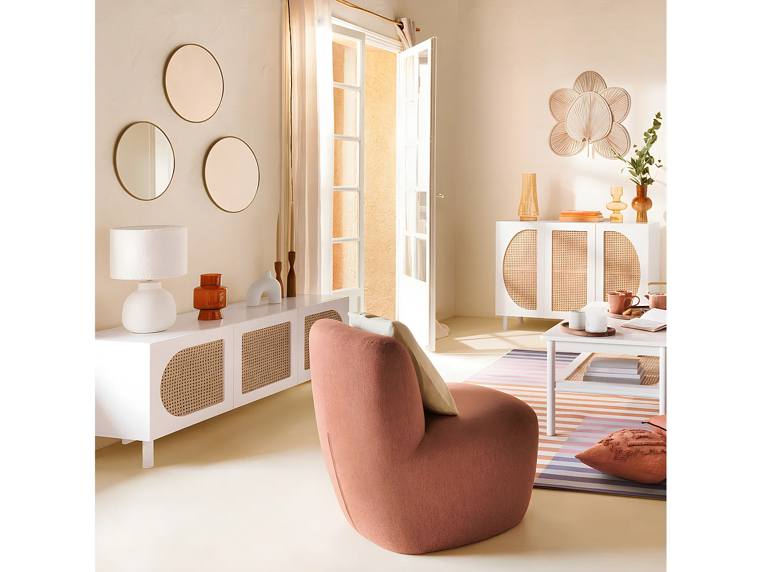 Meuble TV avec 3 portes de rangement en bois coloris blanc