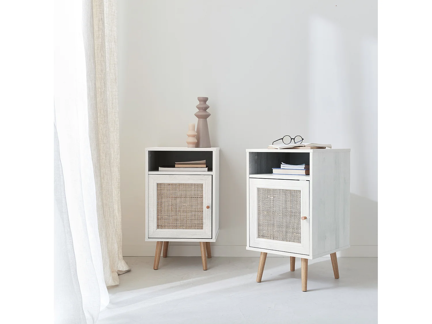 Mesita de noche escandinava con efecto madera y caña, set de 2 blanco