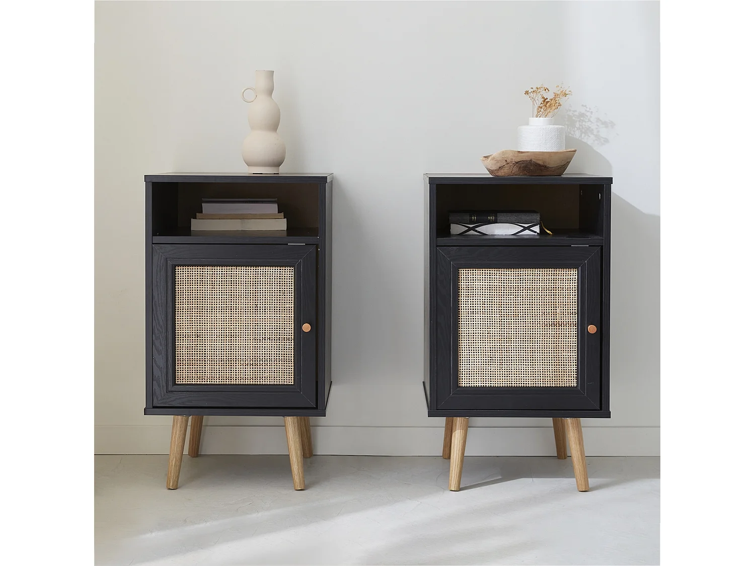 Mesita de noche escandinava con efecto madera y caña, set de 2 negro