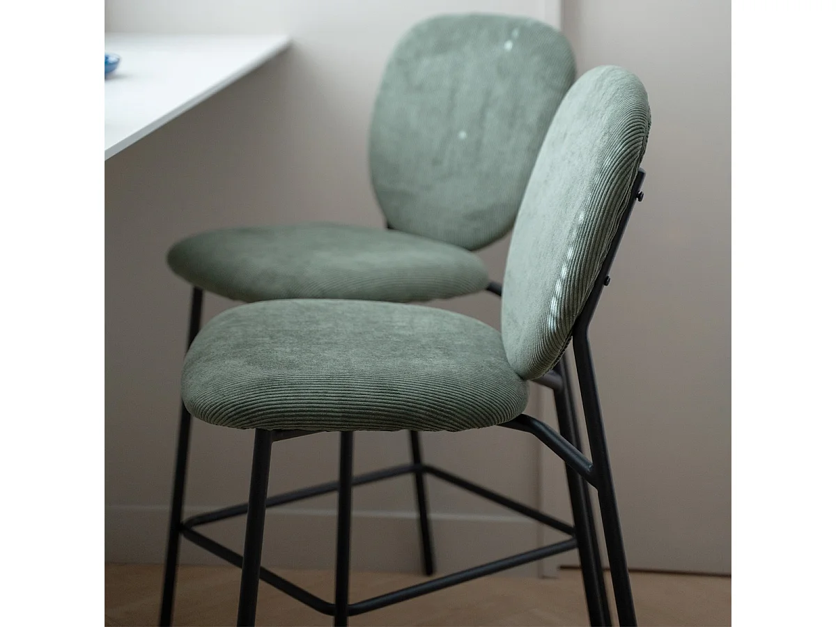 Lot de 2 tabourets de bar en velours côtelé vert, piètement métal noir - Betty