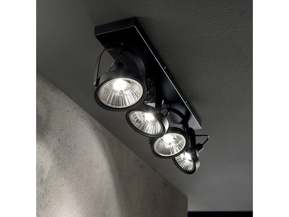 Lineaire spots van zwart metaal met rechthoekige voet