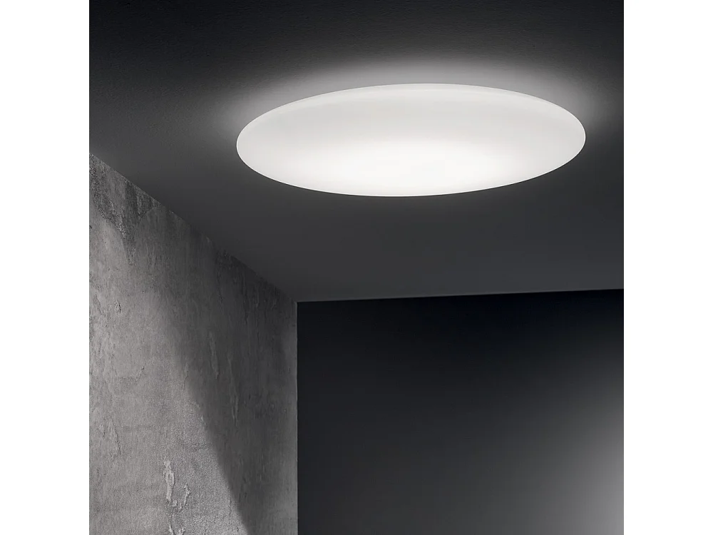 Ronde witte plafondlamp van zuurgeëtst geblazen glas