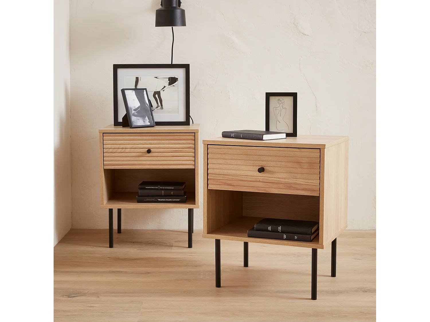 Mesita de noche con efecto madera estriada, set de 2 natural