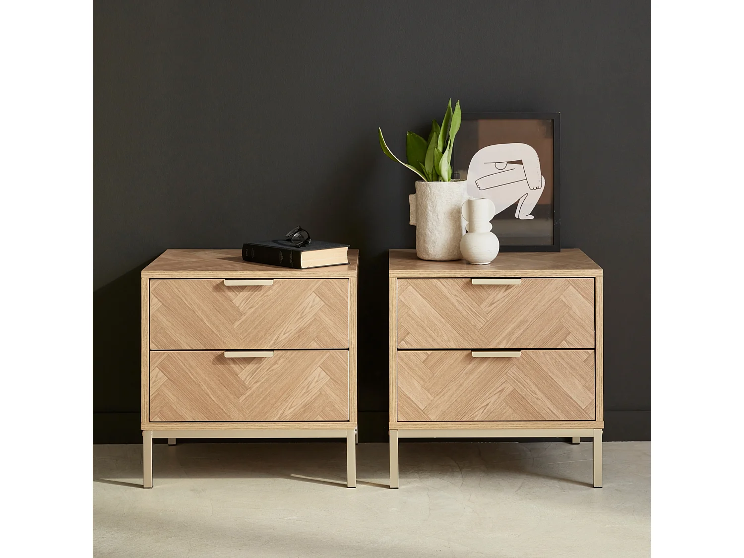 Lot de 2 tables de chevet. Budapest. deux tiroirs. L 45 x l 40 x H 45cm