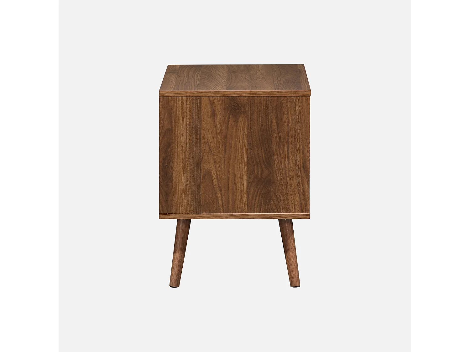Lot de 2 tables de chevet décor bois teinté noyer. 2 tiroirs. pieds en pin massif