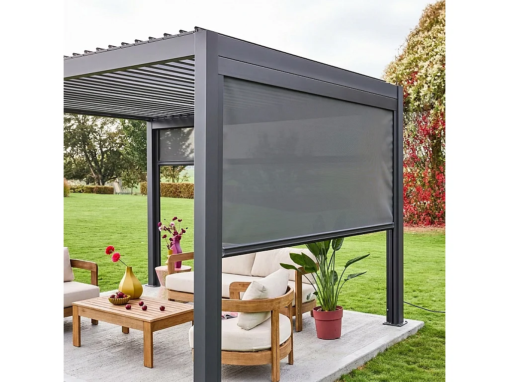 Estor lateral enrollable de aluminio y textileno para pérgola