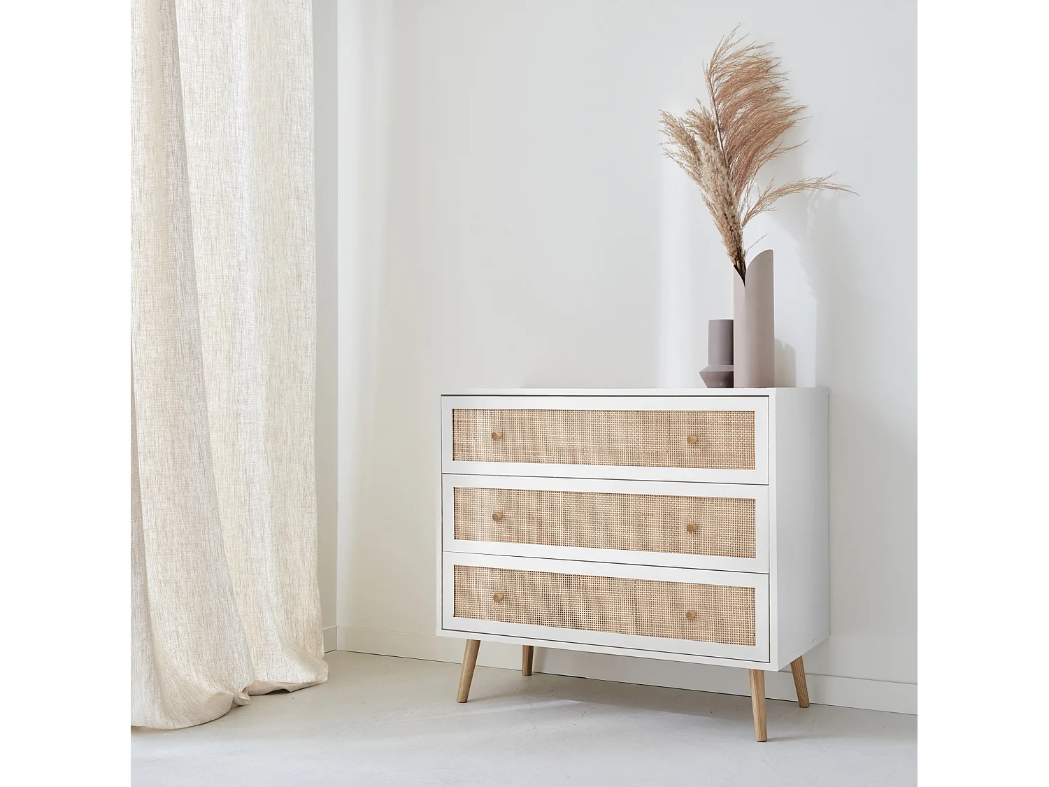 Commode en décor bois blanc et cannage 90x39x79cm - Bohème - 3 tiroirs
