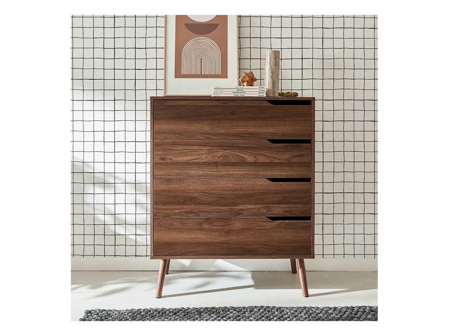 Commode décor bois de noyer. 4 tiroirs. pieds en pin massif