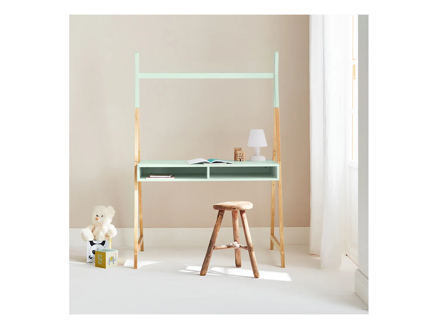 Bureau tipi vert céladon. Tobias. deux casiers. L 110 x l 75 x H 160cm