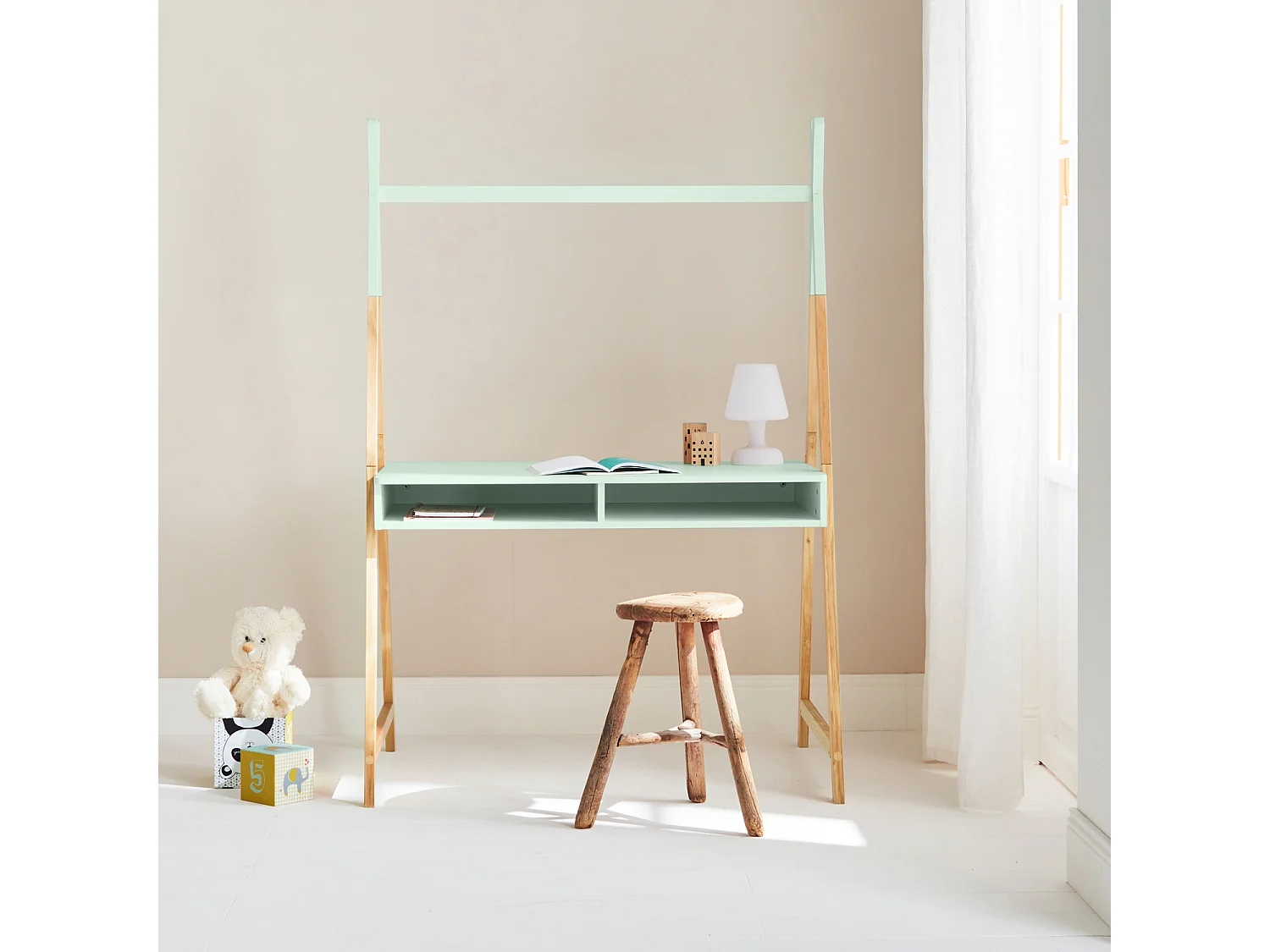 Bureau tipi vert céladon. Tobias. deux casiers. L 110 x l 75 x H 160cm