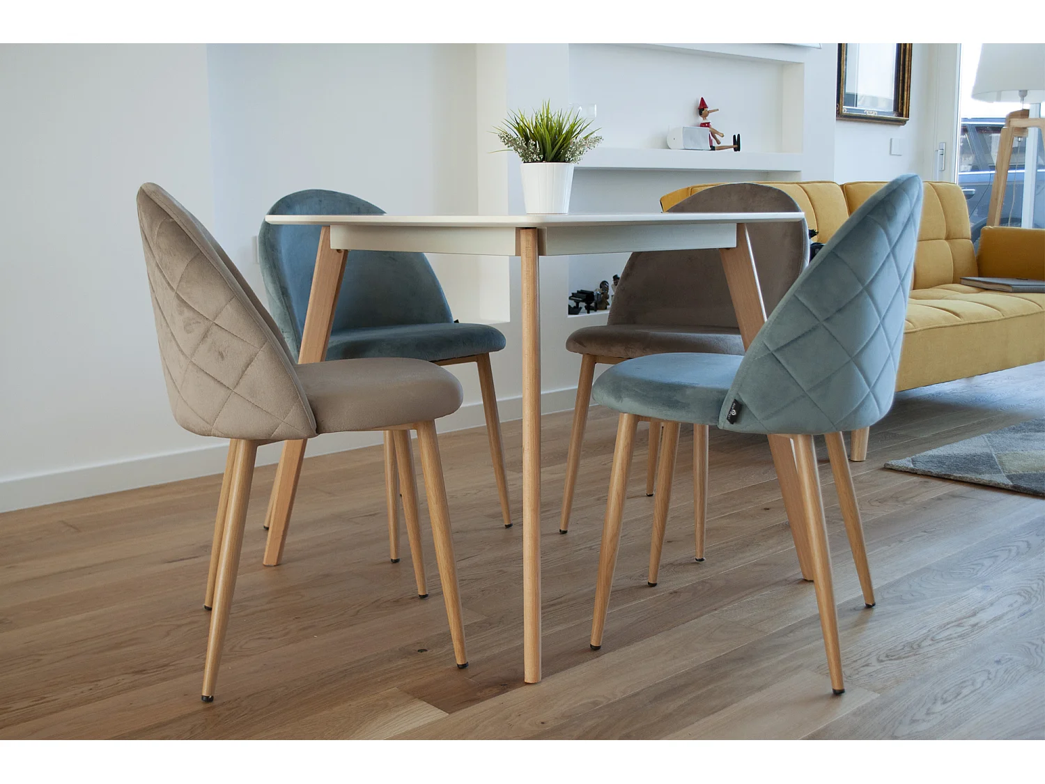 Sedia imbottita in velluto carta da zucchero mod. Sophie (2 pz)