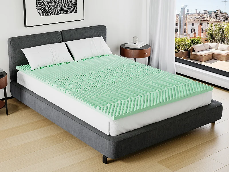 Overmadrass 140 x 190 cm med formhukommelse 7 soner med grønn te-ekstrakt 5 cm tykkelse - LESINI fra NATUREA