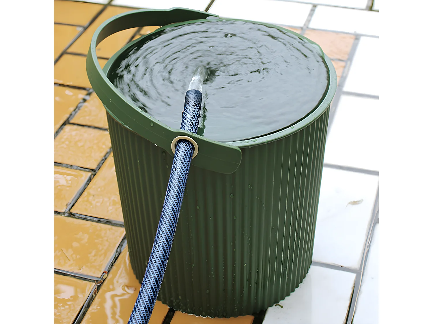 Secchio portaoggetti verde da 10 litri