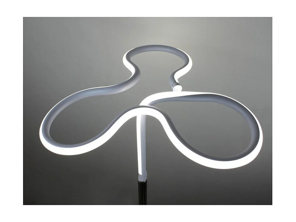 Lampe LED 66 cm design trèfle pied métal chromé - CLOVER