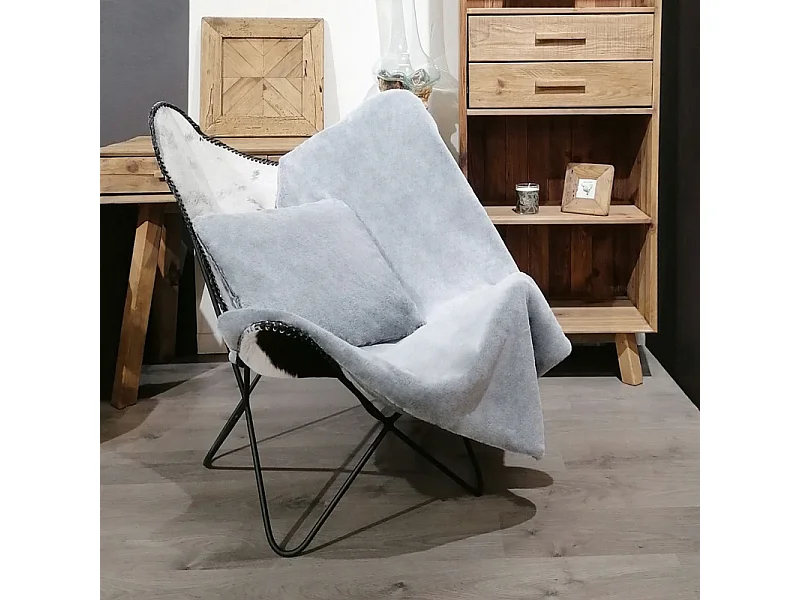 Lot de 2 coussins et 1 plaid en fausse fourrure gris givré doux - LEVY