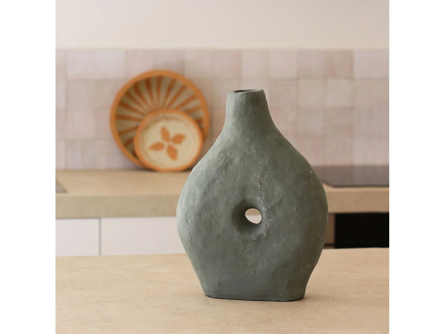 Now's Home - Vase Decoratif En Papier Mache Finition Lisse Kaki 25x8x35cm Nubie