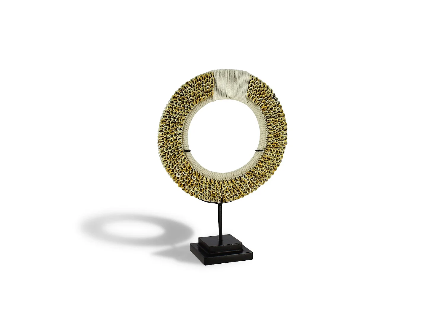 Now's Home - Collier De Coquillages Sur Socle En Metal H37cm Linh