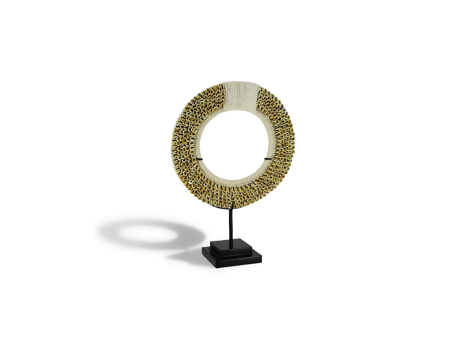 Now's Home - Collier De Coquillages Sur Socle En Metal H37cm Linh