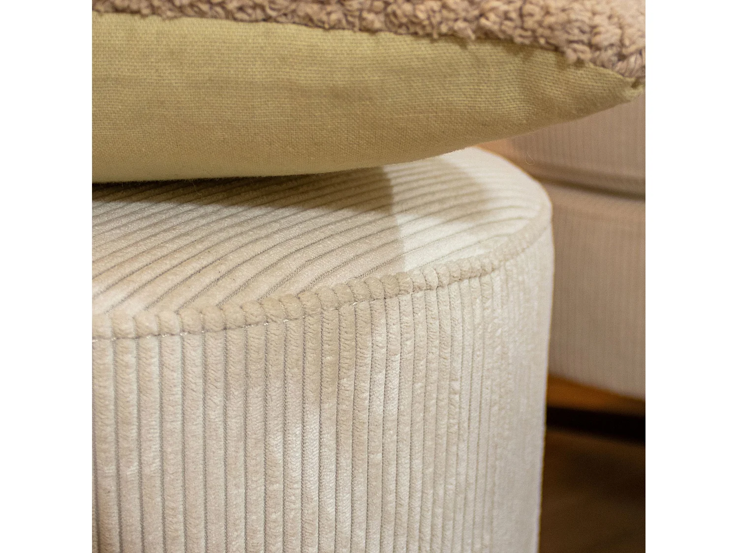 Now's Home - Pouf Pivotant En Velours Cotele Ecru 40x40xh39cm Casper