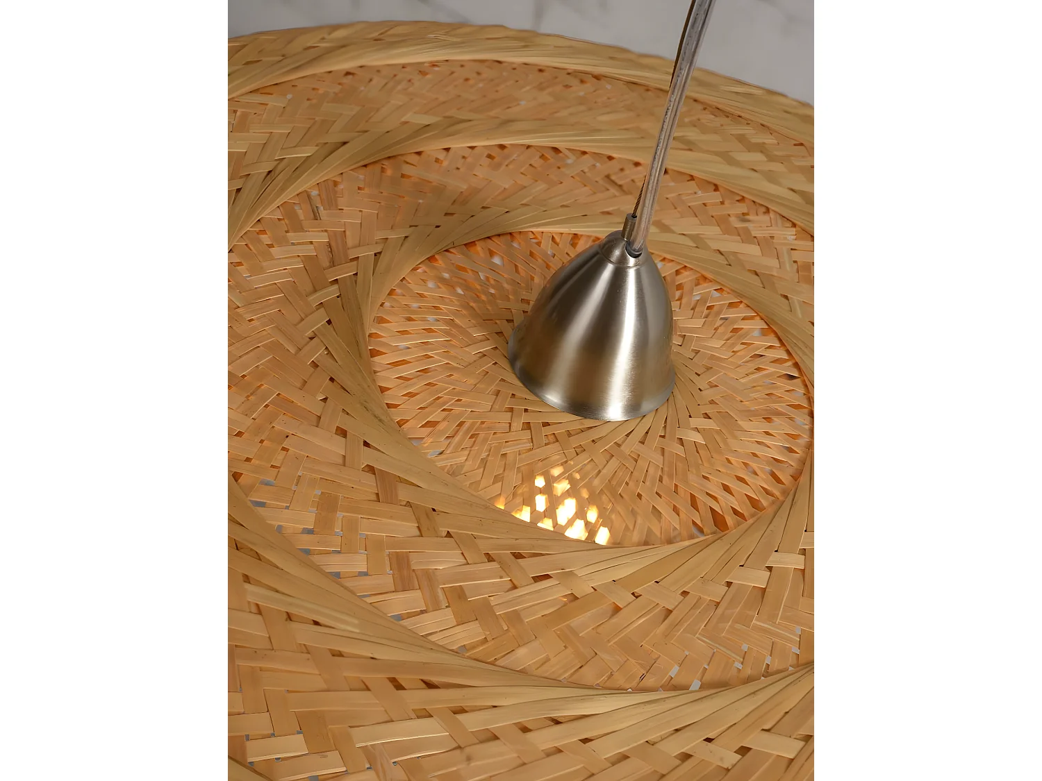 Suspension ronde en bambou tressé marron