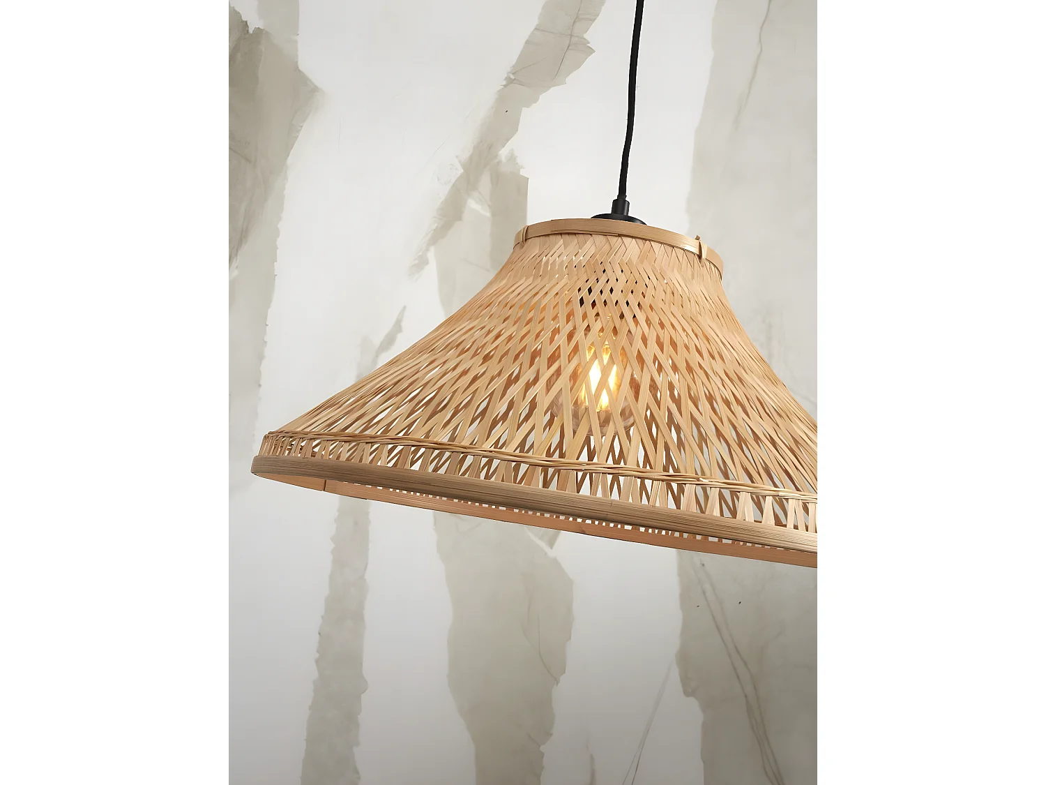 Suspension cloche en rotin marron avec fil noir
