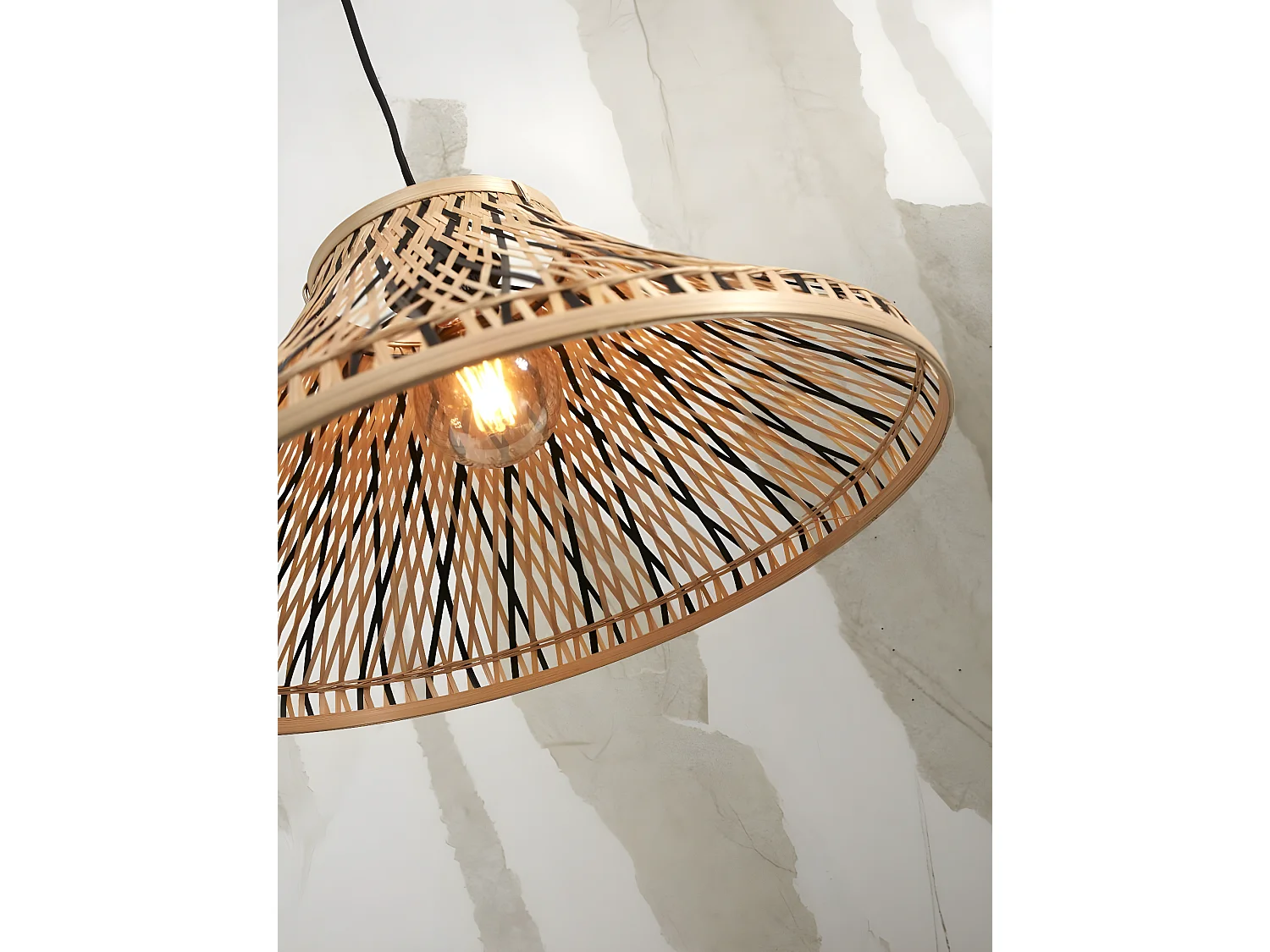 Belophanging in veelkleurig rotan met zwarte draad