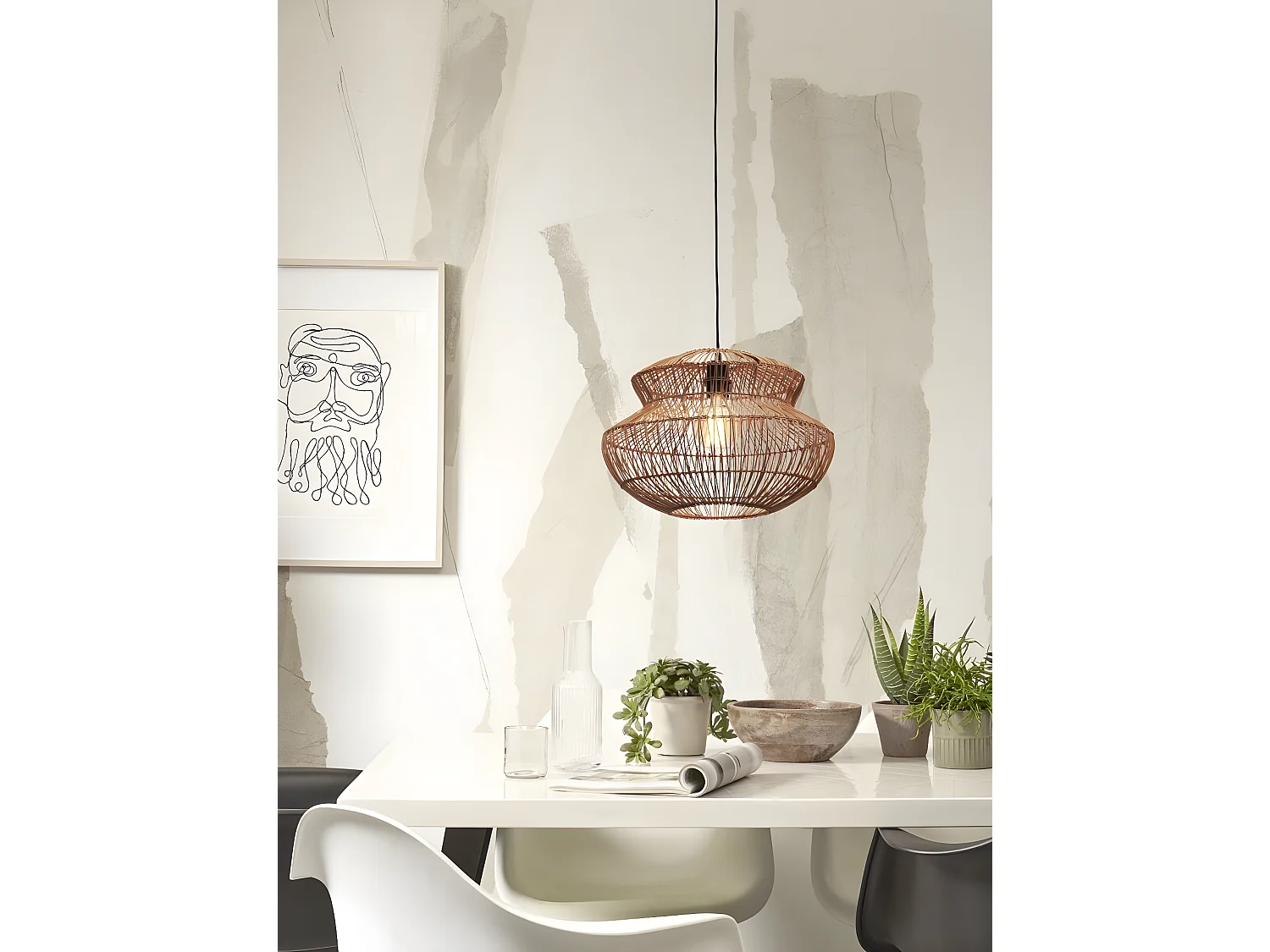 Suspension ronde en rotin beige avec fil noir gainé