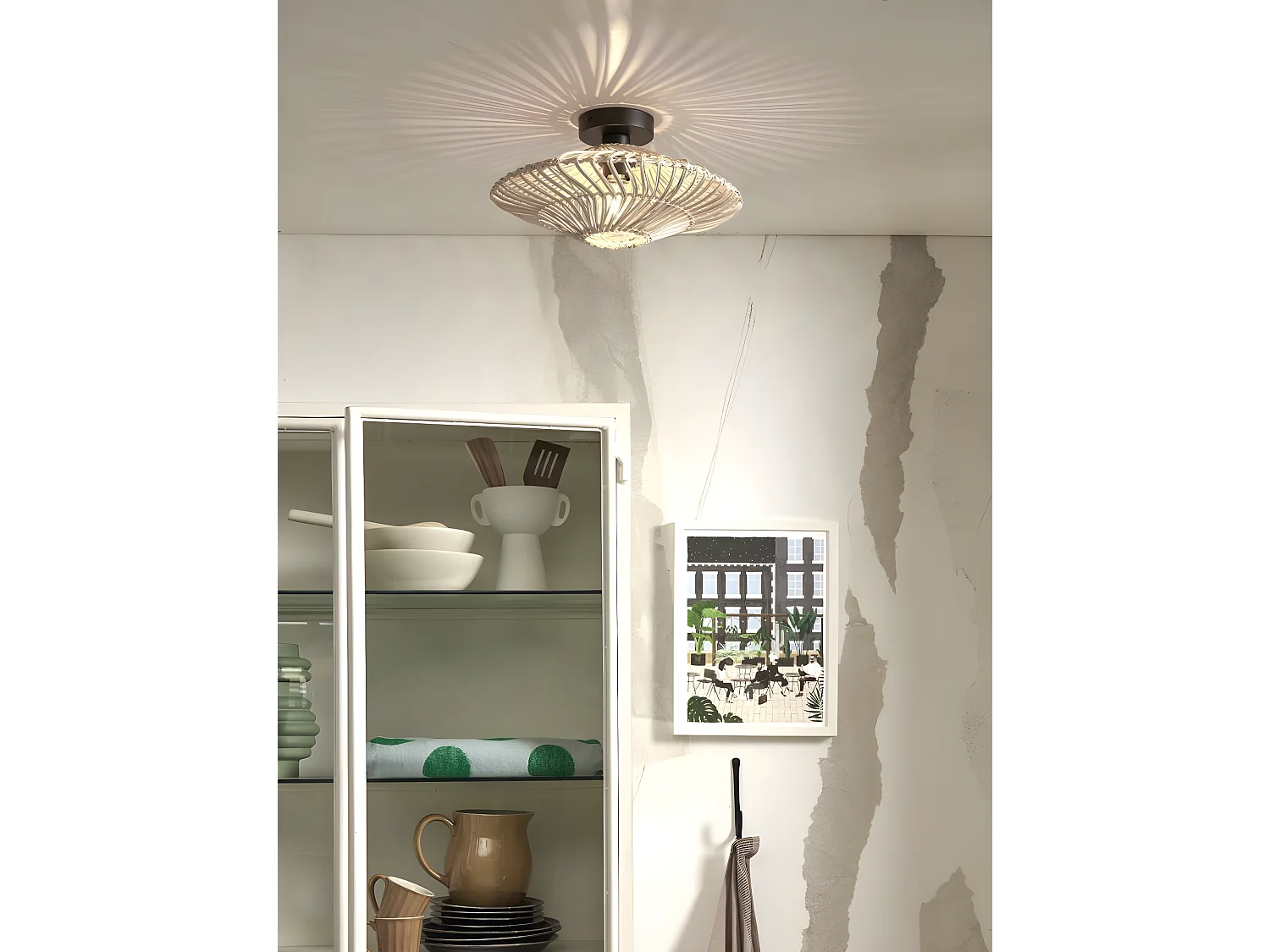 Ronde witte rotan plafondlamp met metalen voet